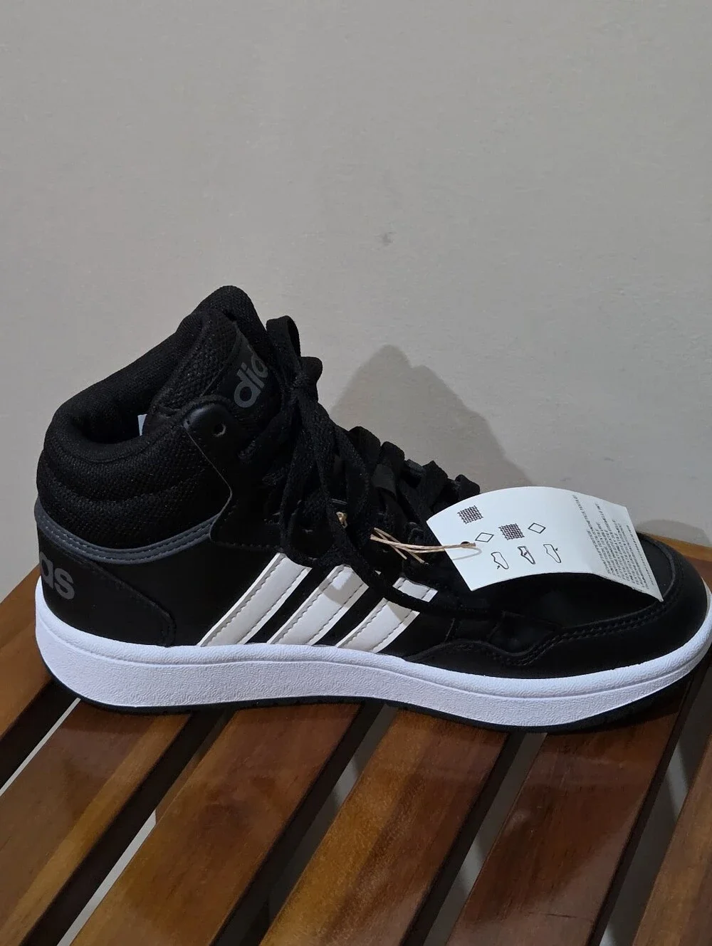 adidas Boy's Black and White Hoops 3.0 MID High-Top Basketball Sneakers Size 2